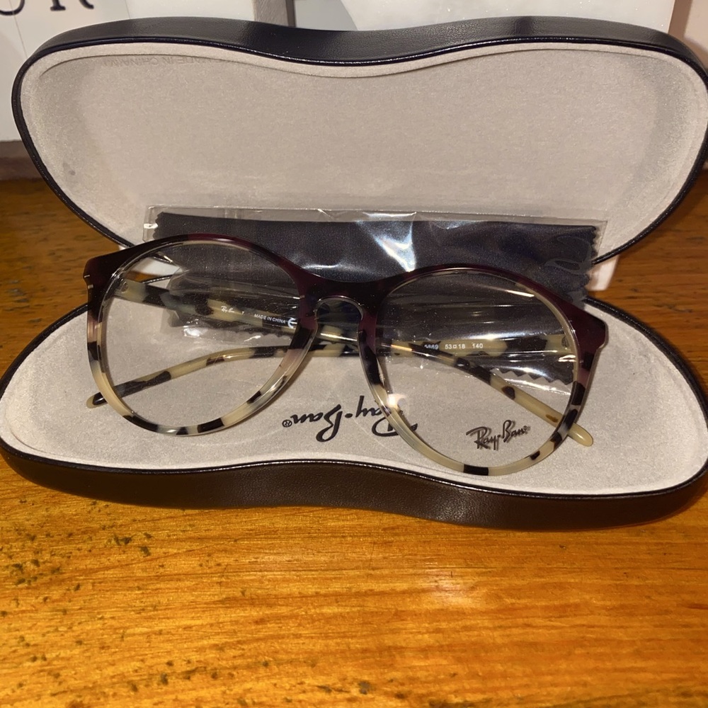 Women’s eyeglasses